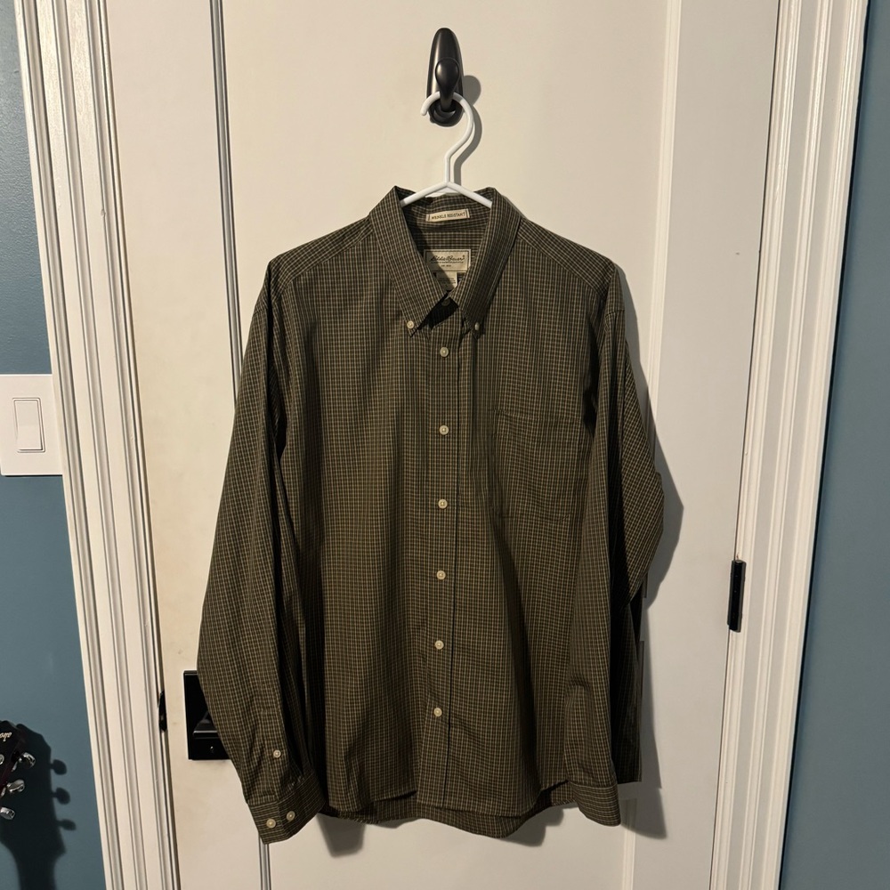 Eddie Bauer Button Down - Size L